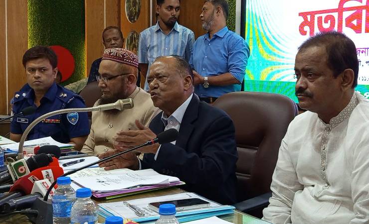 সরকারি চাকরিজীবীদের কাজ হল কিছু চুরি করা, কিছু কাজ করা: পরিবেশ মন্ত্রী