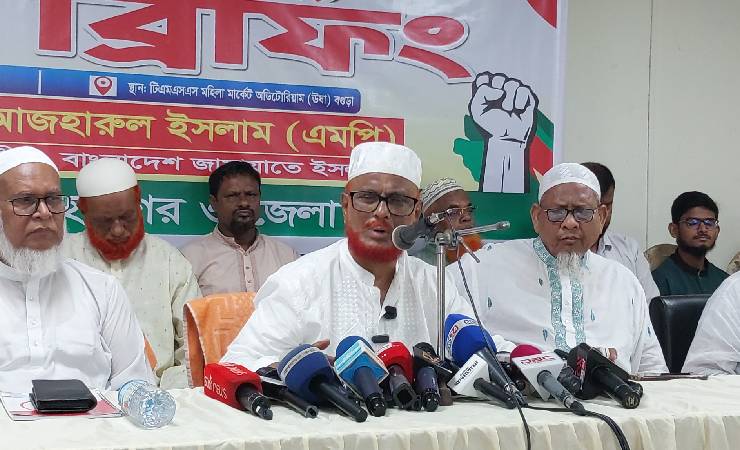 ফ্যাসিবাদের দিকে এগোচ্ছে সরকার: এটিএম আজহার