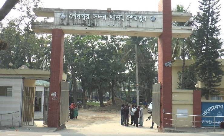 শিশুকে দুধ খাওয়ানোর সময় চাচিকে কুপিয়ে হত্যা, ভাতিজা আটক