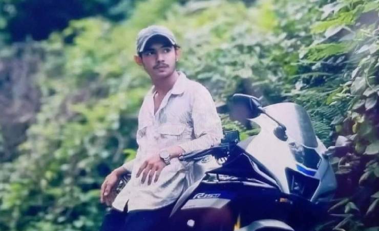 কুবি শিক্ষকের ছেলের মরদেহ উদ্ধারের ঘটনায় একজন আটক