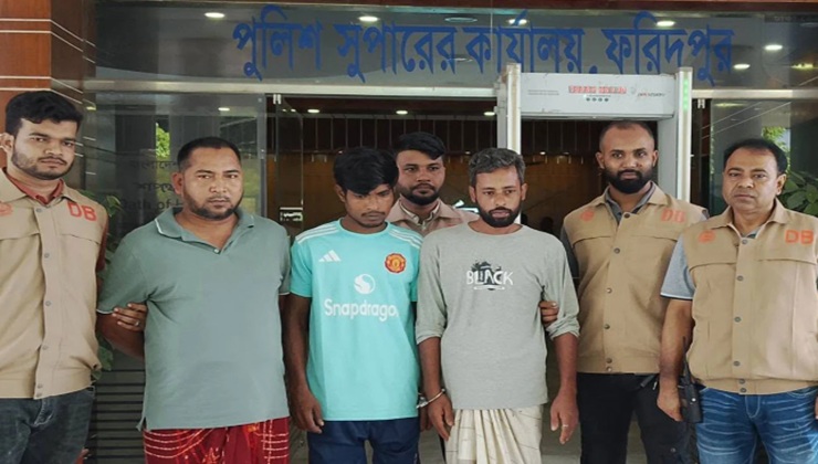 ফরিদপুরে চুরি যাওয়া মূর্তি ও স্বর্ণালংকার উদ্ধার, গ্রেফতার ৪