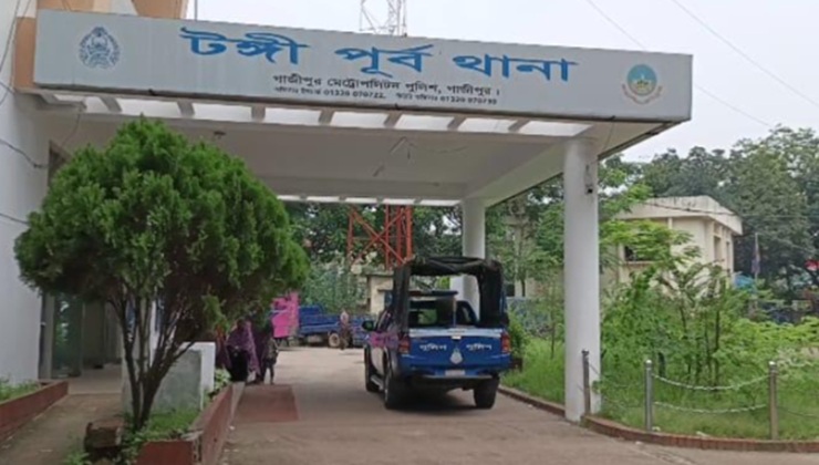 টঙ্গীতে কাভার্ডভ্যানের চাপায় মা-ছেলে নিহত