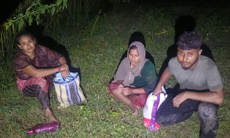 ঝিনাইদহ সীমান্তে বিএসএফের পুশ-ইনের চেষ্টা রুখে দিল বিজিবি