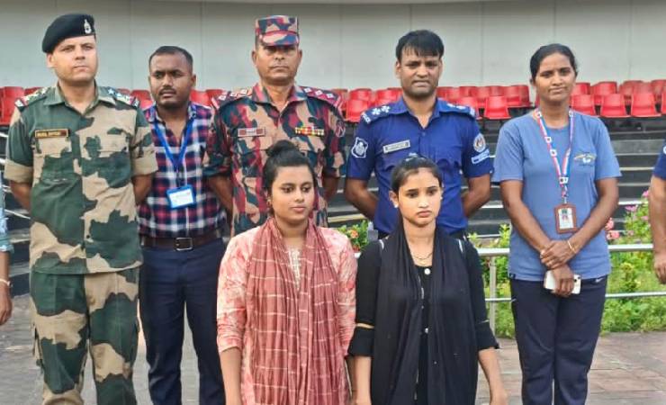 ভারতে কারাভোগ শেষে বেনাপোল দিয়ে ফিরলেন ২ তরুণী
