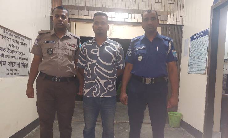 সালথায় এবার ছাত্রলীগ নেতা শাকিল গ্রেপ্তার
