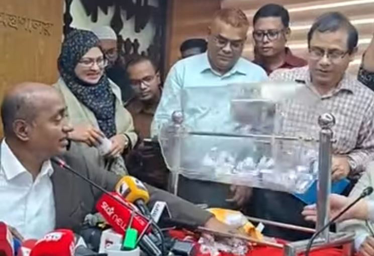 ঢাকায় পদায়নে ১৩১ জনের মধ্যে লটারিতে নির্বাচিত ১৮ সাব-রেজিস্ট্রার