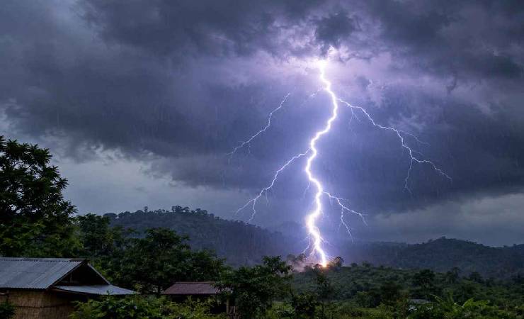 বান্দরবানে বজ্রপাতে শিশুসহ দুজনের মৃত্যু